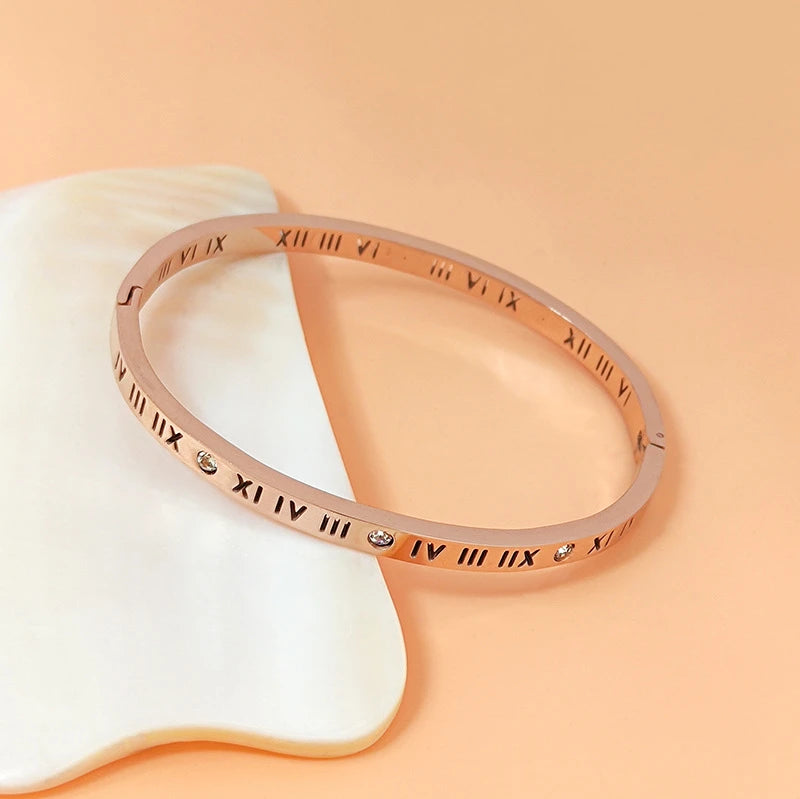 Classic Fashion Hollow out Roman numerals Titanium Zircon Bracelet Women's New Luxury Wedding Jewelry Party Birthday Gift