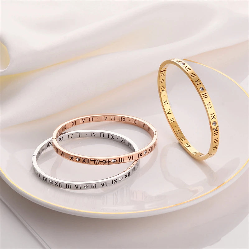 Classic Fashion Hollow out Roman numerals Titanium Zircon Bracelet Women's New Luxury Wedding Jewelry Party Birthday Gift