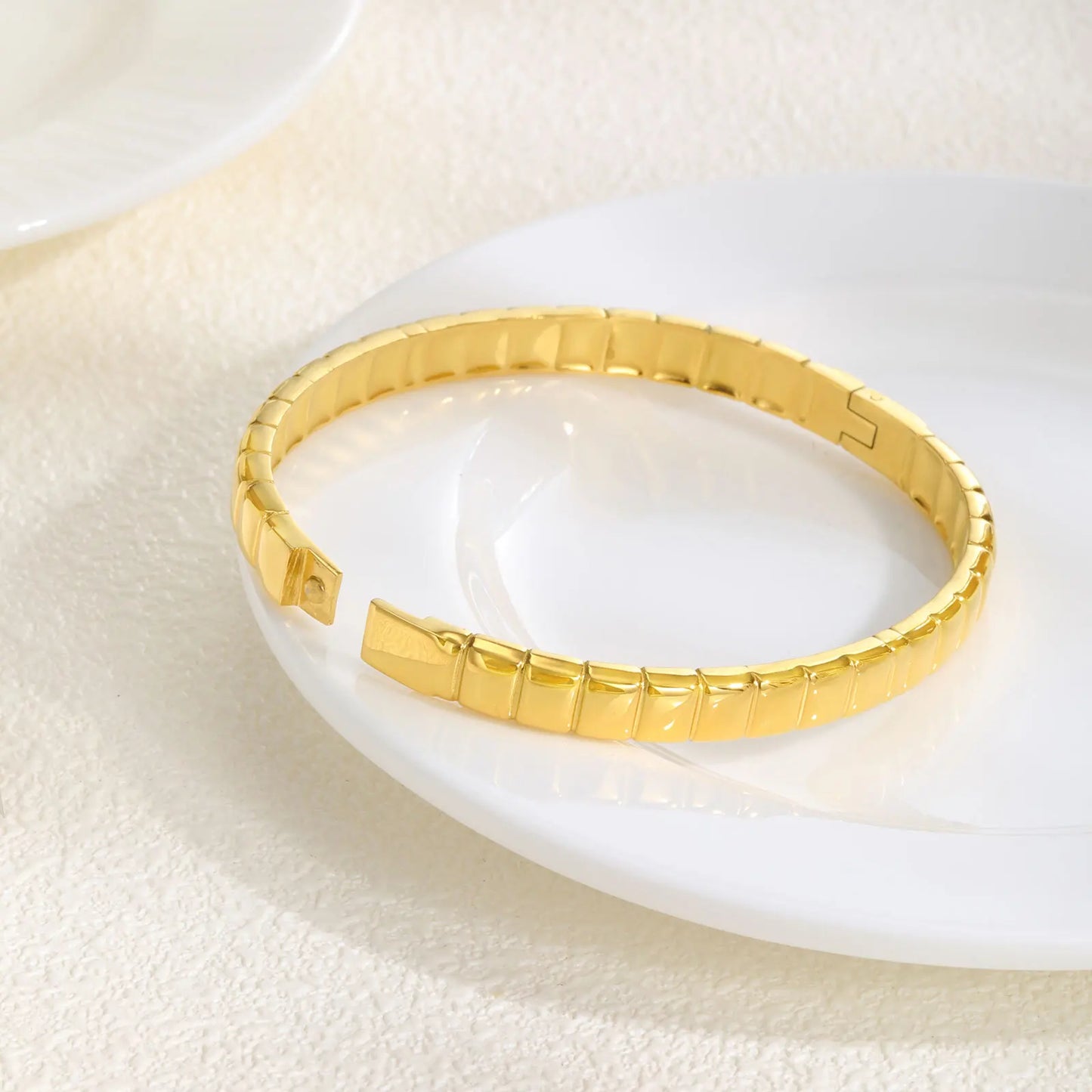 Vnox Stainless Steel Geometric Blocks Cuff Bracelets,Gold Silver Color Simple Round Hand Women Bangles,Luxury Jewelry Gifts