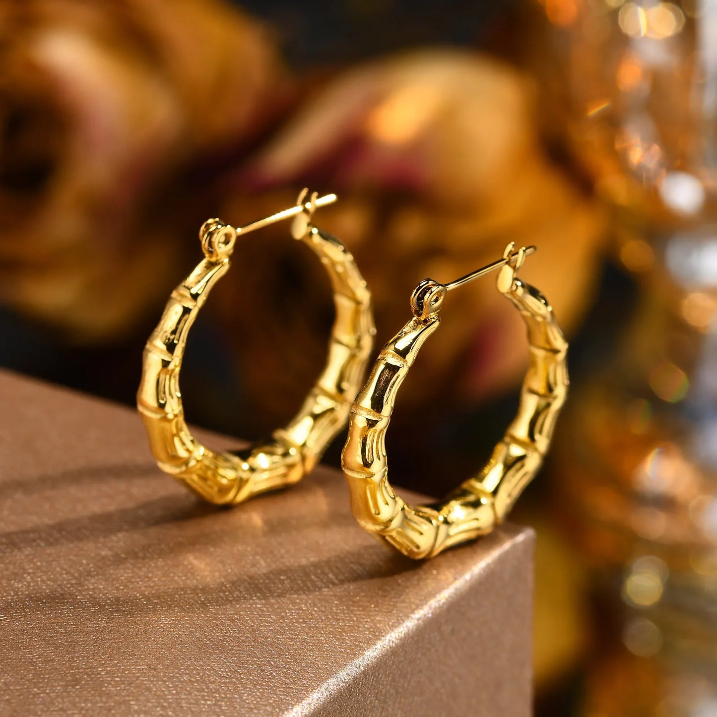 Women Chic Gold Plated Chinese Bamboo Textured Hoop Earrings, Minimalist Anti Allergy Metal Huggies Ear Jewelry