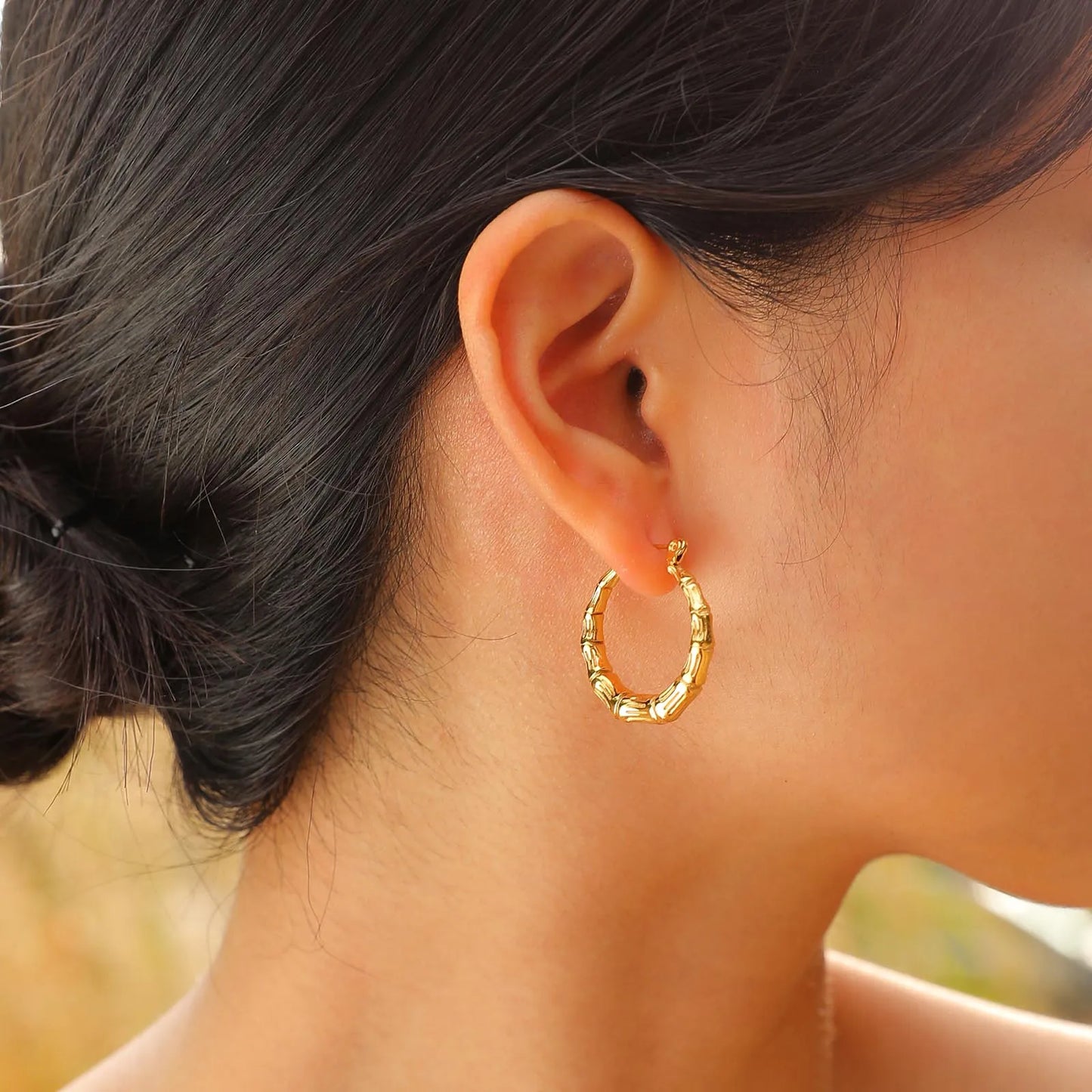Women Chic Gold Plated Chinese Bamboo Textured Hoop Earrings, Minimalist Anti Allergy Metal Huggies Ear Jewelry